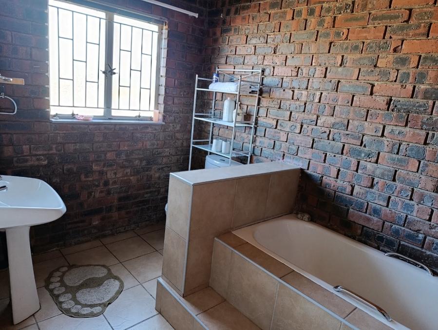 5 Bedroom Property for Sale in Spitskop SH Free State